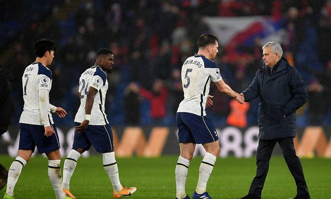 2025山东省齐鲁足球超级联赛：泰安2-1击败聊城夺冠